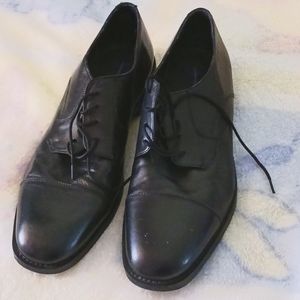 Mens Giorgio Brutini size 11 lace-up black leather dress shoes